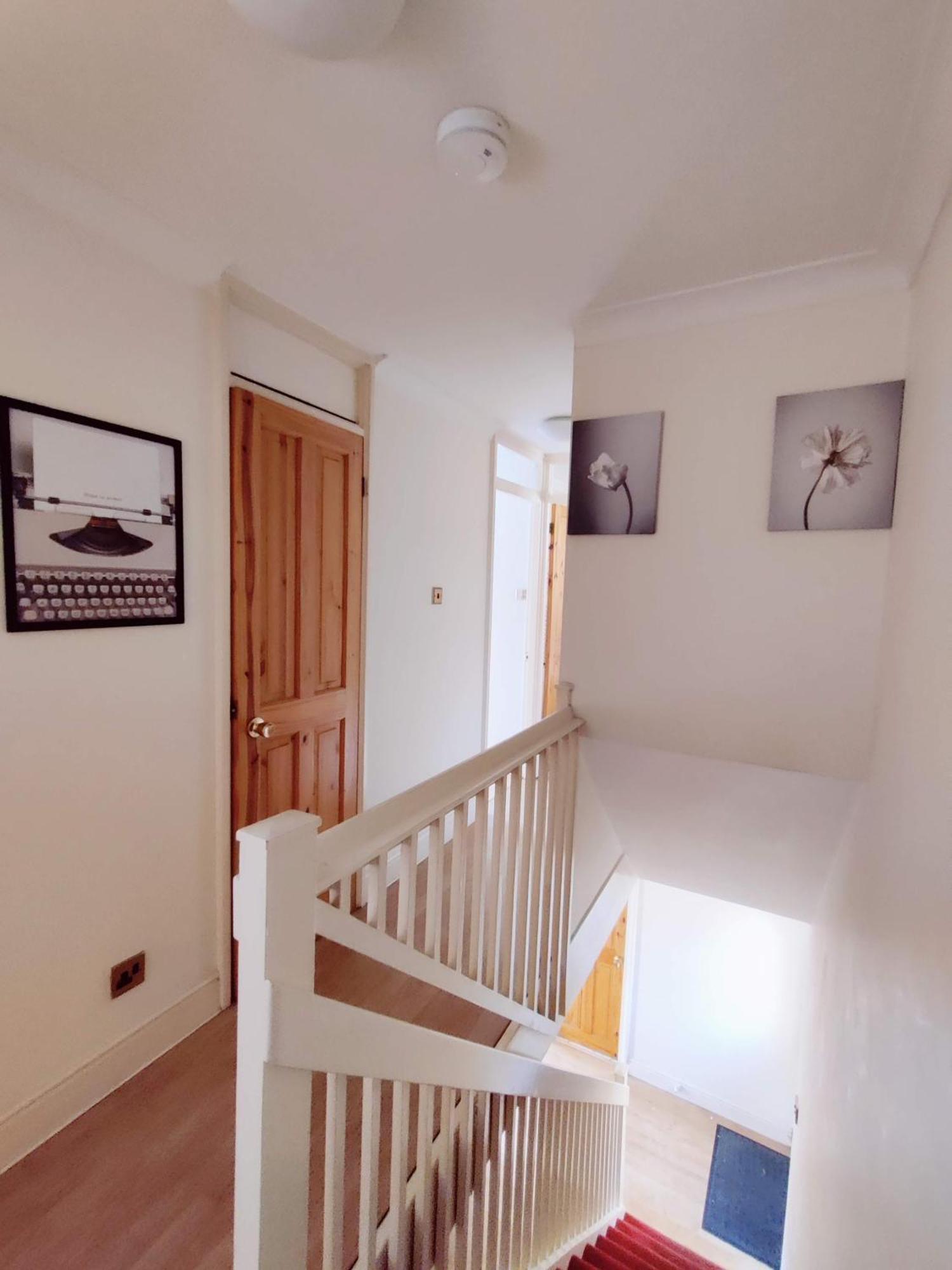 Case de vacanță Spacious 3 Bedroom Whitechapel - 9 Mins From Tower Bridge With Free Parking & Garden *