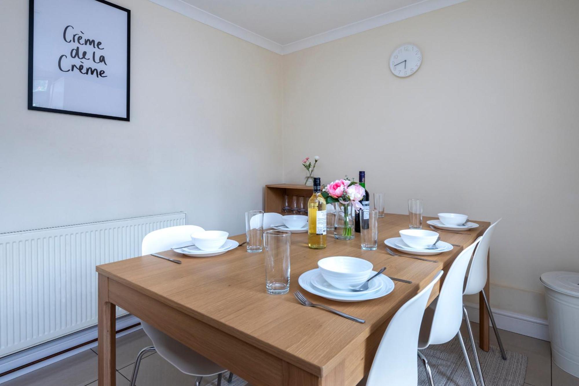 Spacious 3 Bedroom Whitechapel - 9 Mins From Tower Bridge With Free Parking & Garden * Londra