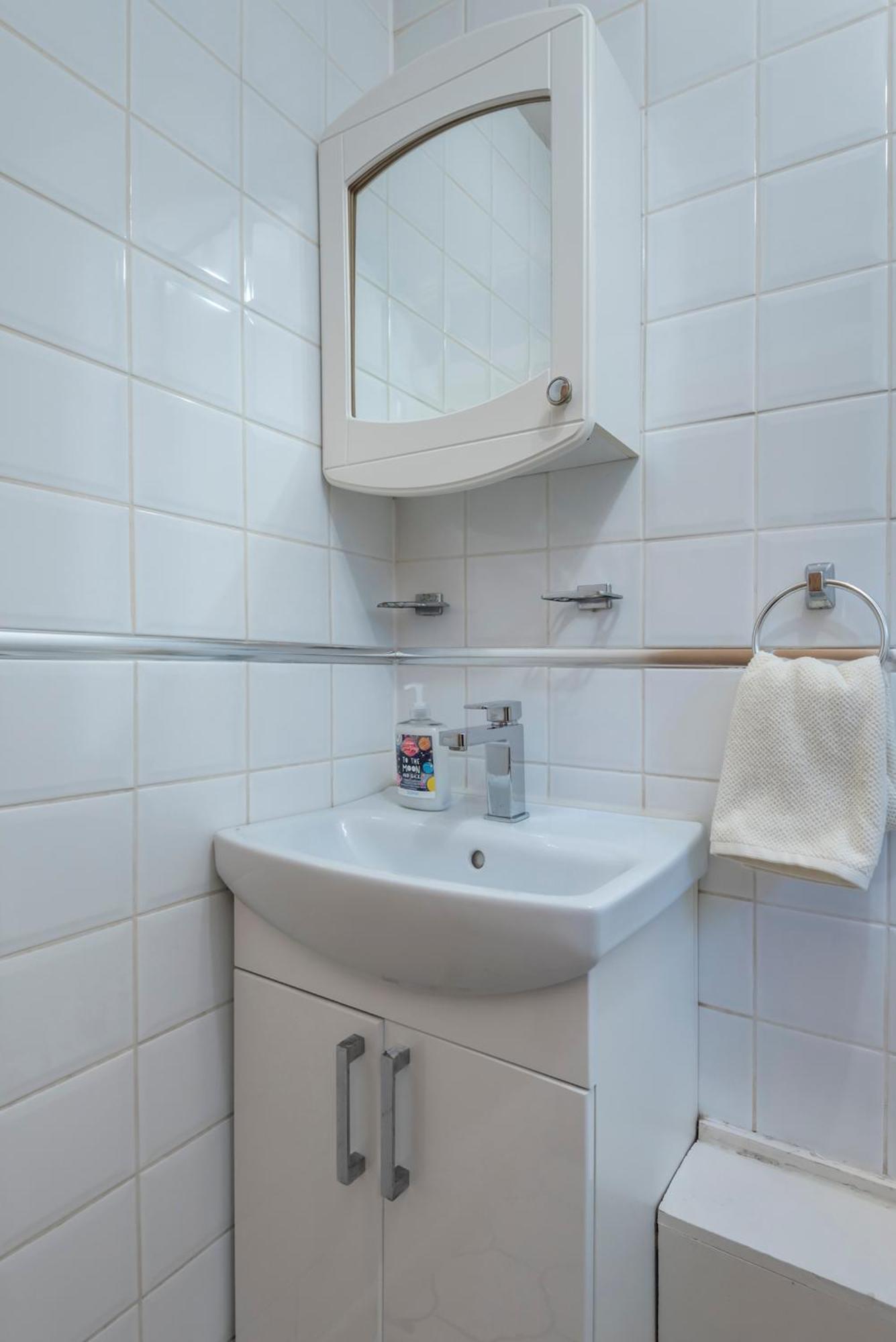 Holiday home Spacious 3 Bedroom Whitechapel - 9 Mins From Tower Bridge With Free Parking & Garden London